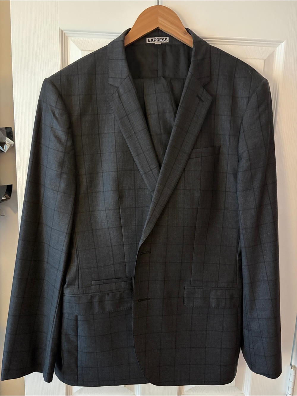 2 piece suit 44R Express Men's Dark Gray Windowpane Suit with 36x32 pants!!